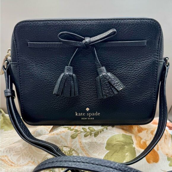 NWOT Kate Spade Hayes Street Black Crossbody - Picture 1 of 5